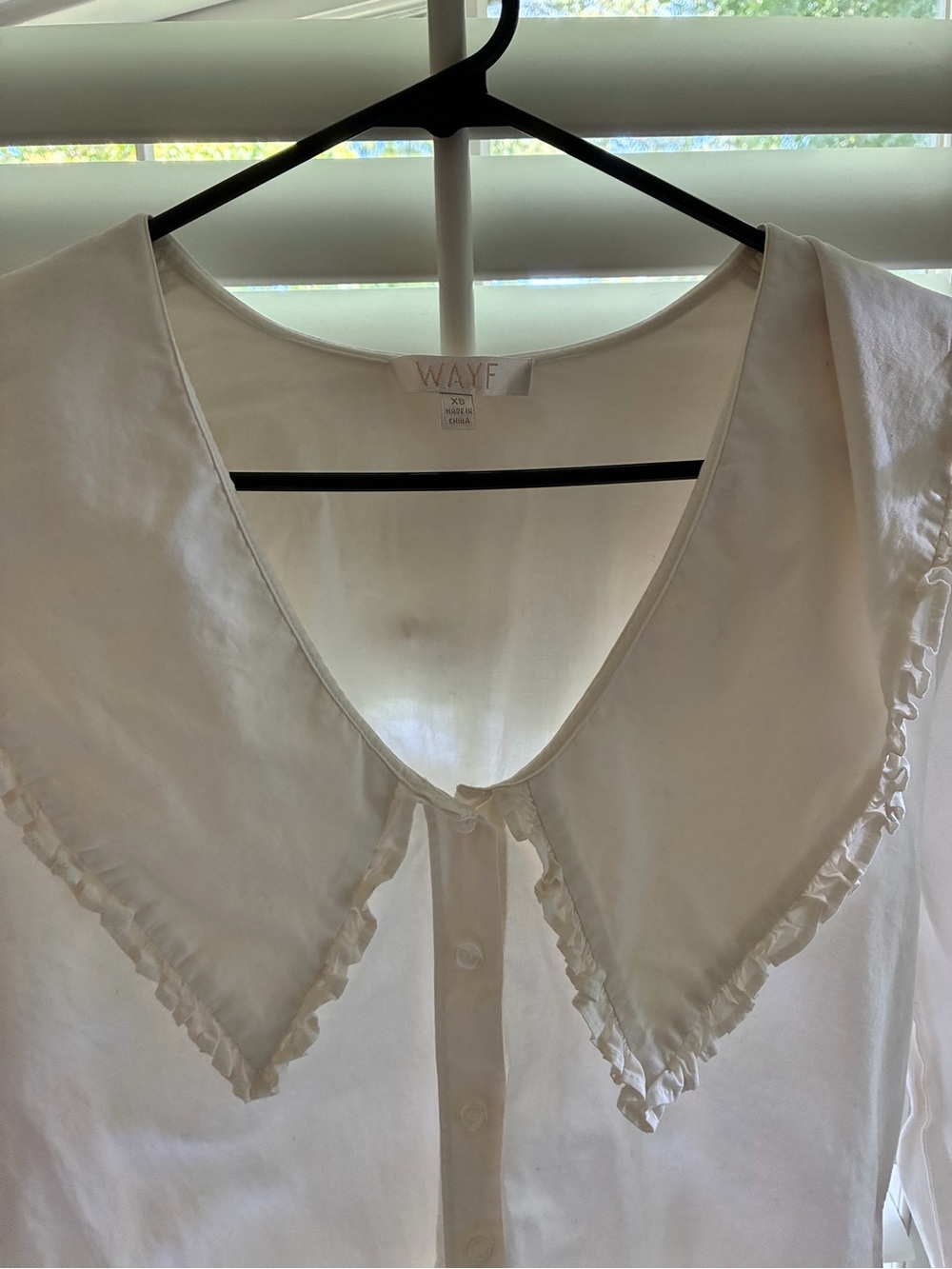 Wayf White Ruffle-Trim V-Neck Button Blouse - Picture 3 of 8